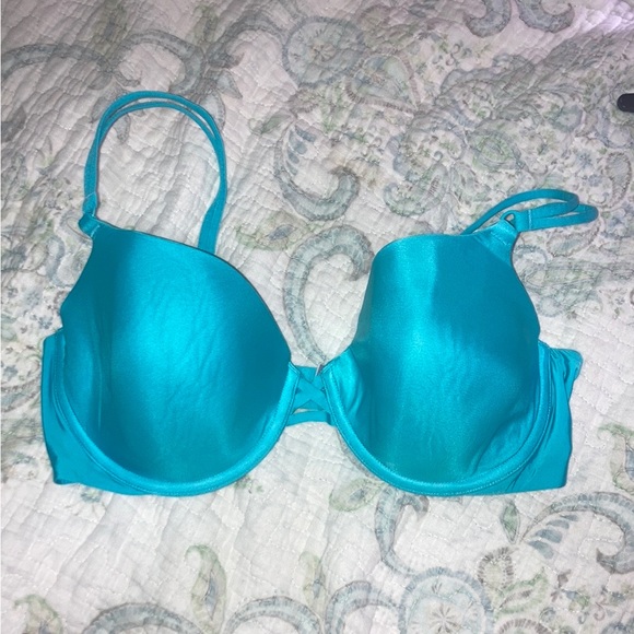 3 VS bras - Picture 2 of 8